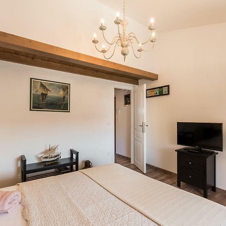 Novigrad Istria Skipper Suites מראה חיצוני תמונה