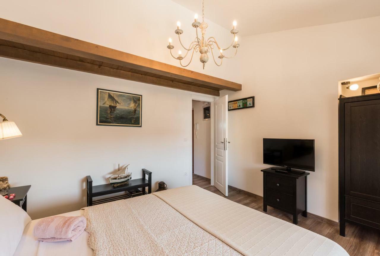 Novigrad Istria Skipper Suites מראה חיצוני תמונה