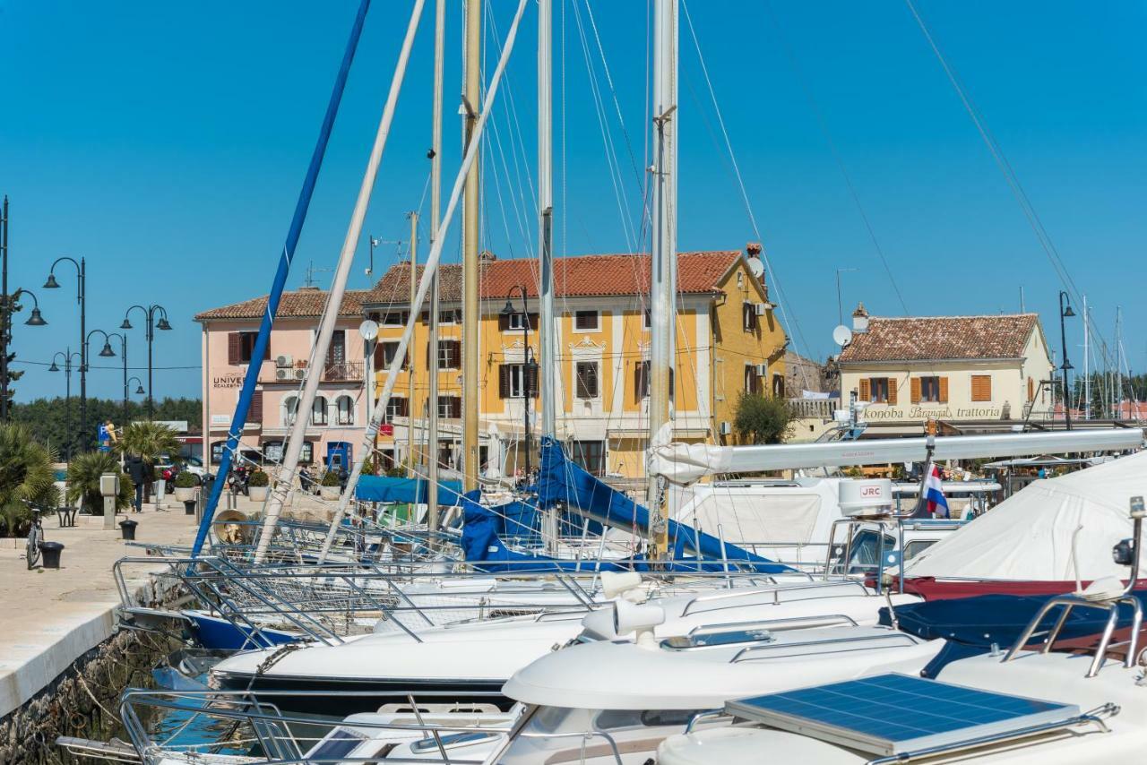 Novigrad Istria Skipper Suites מראה חיצוני תמונה