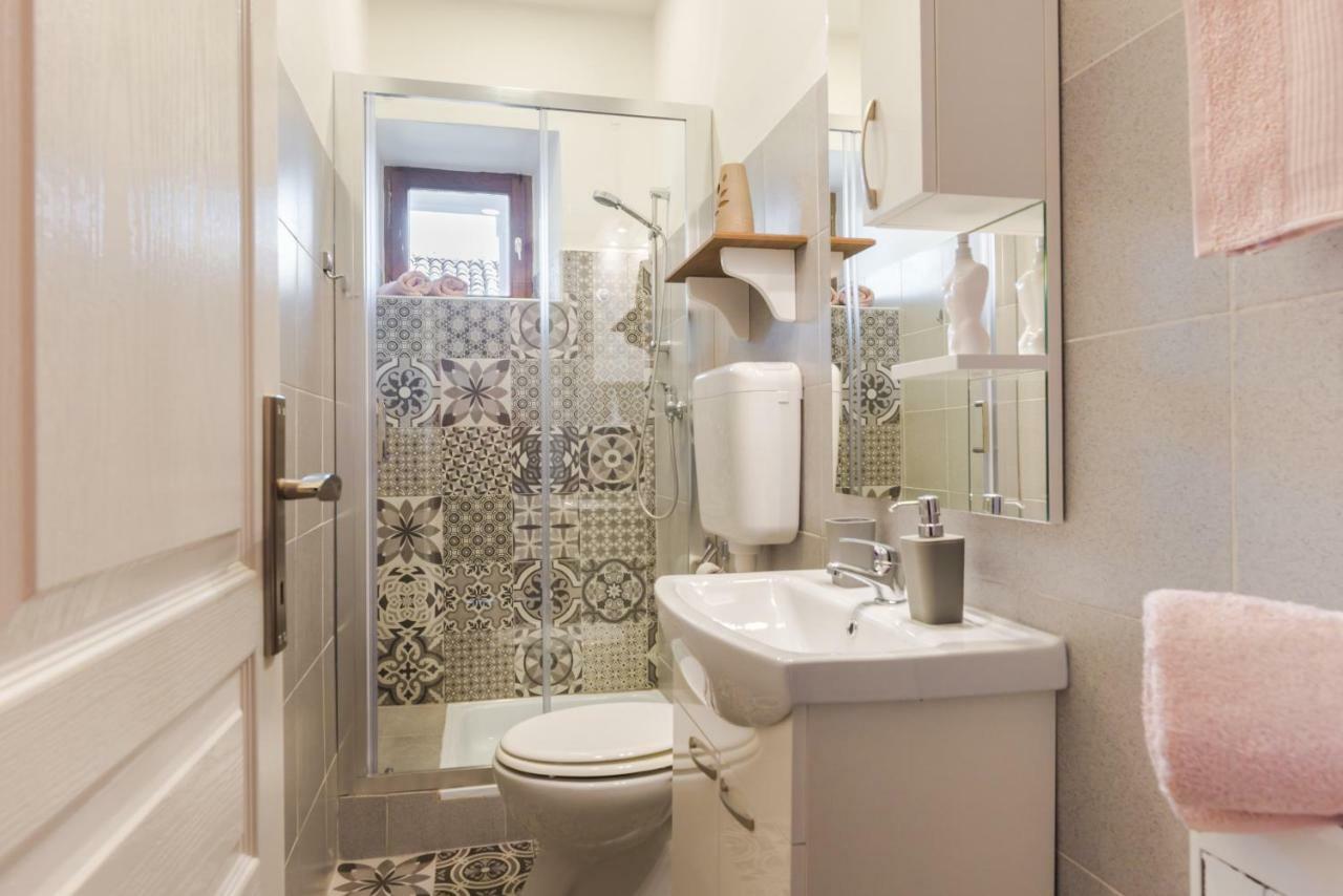 Novigrad Istria Skipper Suites מראה חיצוני תמונה