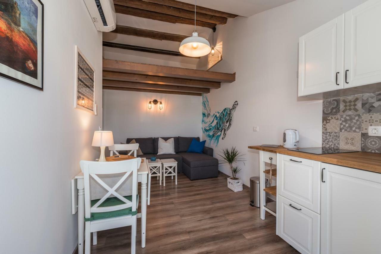 Novigrad Istria Skipper Suites מראה חיצוני תמונה